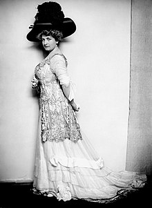 220px Alma Mahler in 1909