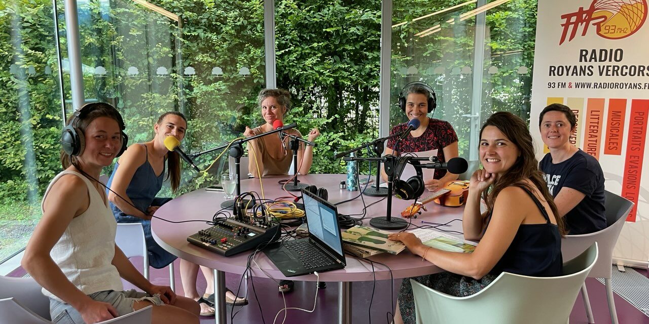 Les Swingirls au Grand Séchoir de Vinay – interview sous les noyers